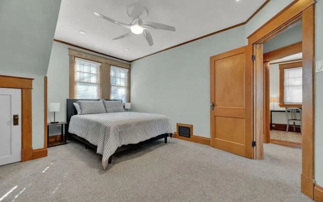 photo 4 of Oakley Square 3br Charmer - Total Walkability 3 Bedroom Home by RedAwning