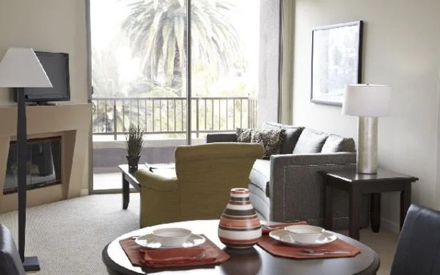 photo 4 of Oakwood at las Palmas Apartments