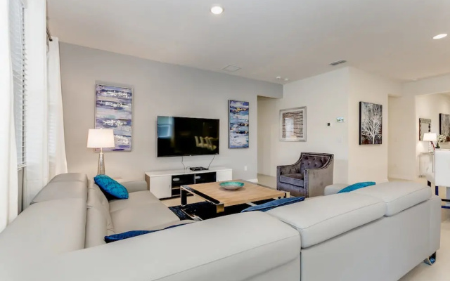 photo 4 of Oakwood Street Villa Solterra 7036