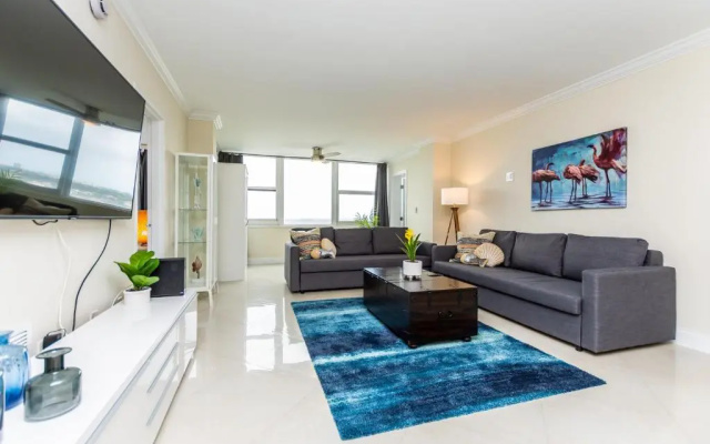 photo 2 of Ocean Beach Condo 3BR On the Sand 811