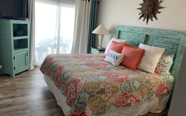 photo 3 of Ocean House II 2504 Condo Direcly Overlooking Gulf and Beach With Heated Pool by Redawning