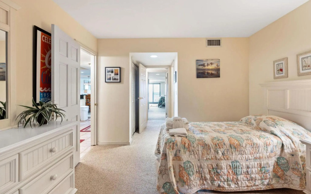 photo 2 of Ocean One 407