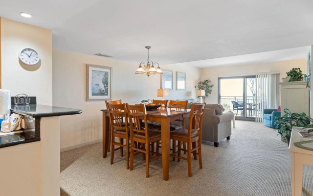 photo 4 of Ocean One 407