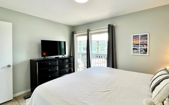 photo 3 of Ocean Reef 601 2 Bedroom Condo by RedAwning