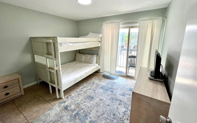 photo 5 of Ocean Reef 601 2 Bedroom Condo by RedAwning