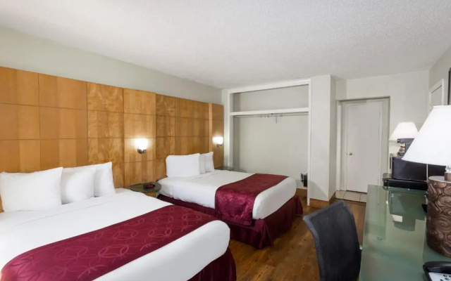 photo 2 of Ocean Reef Hotel