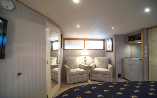 photo 2 of Ocean Romance Dockside B and B Yacht Hotel