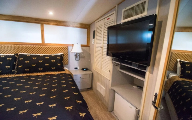 photo 4 of Ocean Romance Dockside B and B Yacht Hotel