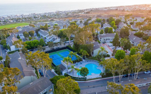 photo 2 of Ocean view AC heated Pool jacuzzi Tennis bikesPool table foosball bikes