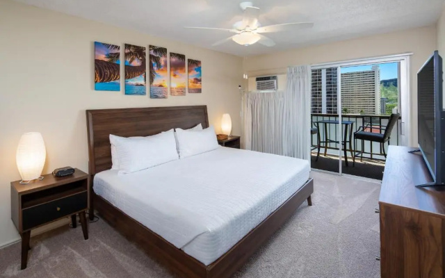 photo 5 of Ocean View from Lanais-2 Blocks to Waikiki Beach - Free Parking