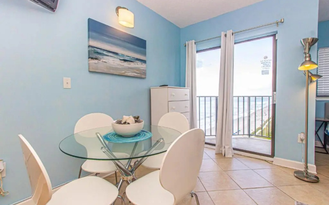 photo 2 of Ocean View Studio with Great Views! Palace Resort 1605