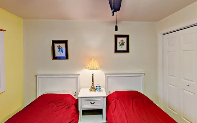 photo 4 of Oceanfront 2br W/ Private Balcony 2 Bedroom Condo