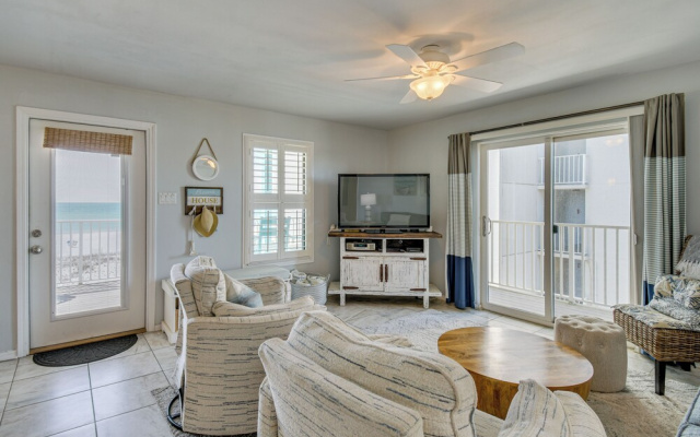 photo 3 of Oceanfront Gulf Shores Condo ~ 2 Mi to The Hangout