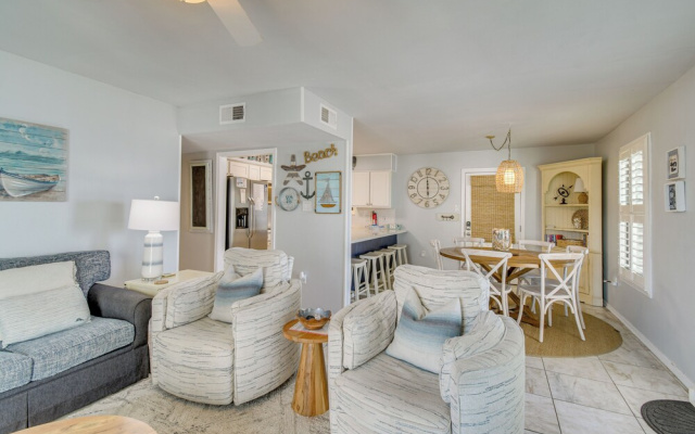 photo 5 of Oceanfront Gulf Shores Condo ~ 2 Mi to The Hangout