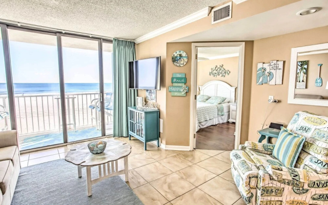 photo 5 of 2 Mi to Golfing: Oceanfront Myrtle Beach Condo