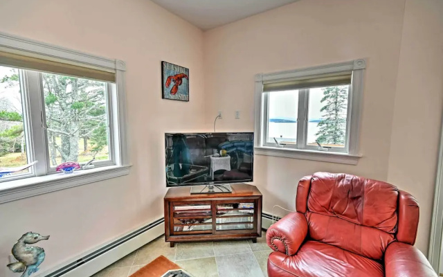 photo 3 of 2BR Coastal Gem! Breathtaking Ocean/mountain View