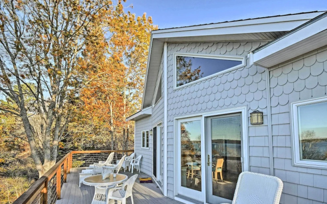 photo 4 of 2BR Coastal Gem! Breathtaking Ocean/mountain View