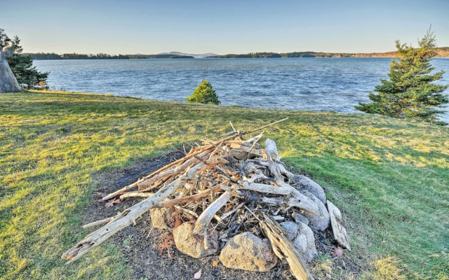 photo 5 of 2BR Coastal Gem! Breathtaking Ocean/mountain View