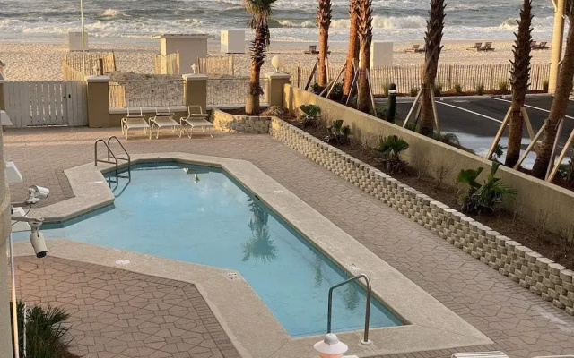 photo 5 of Oceania 6 4 Bedroom Condo by Redawning