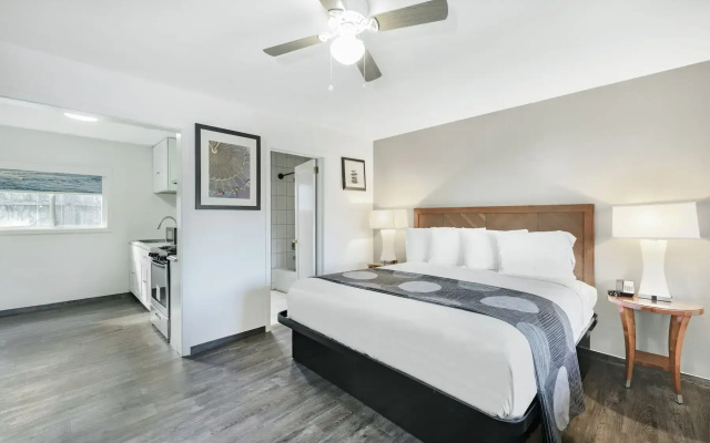 photo 5 of Oceanside Inn & Suites, a Days Inn by Wyndham