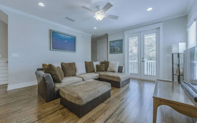 photo 5 of Oceanside Paradise - Ultra-modern Beach Townhouse