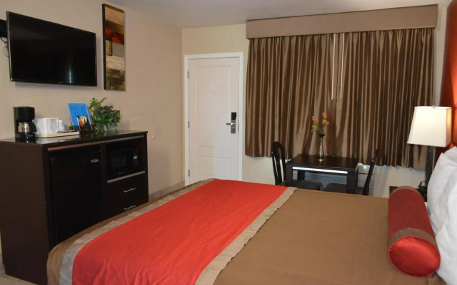 photo 3 of Harbor Inn and Suites Oceanside