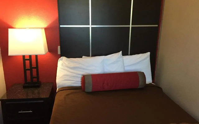 photo 2 of Oceanside Travelodge