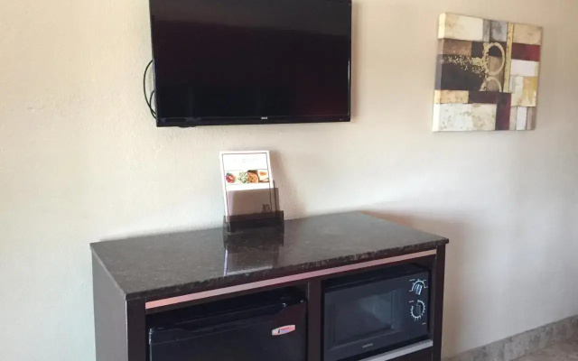 photo 3 of Oceanside Travelodge