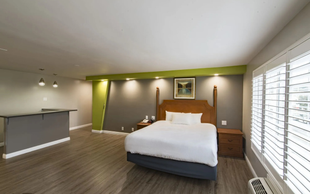 photo 3 of The SeaScape Inn