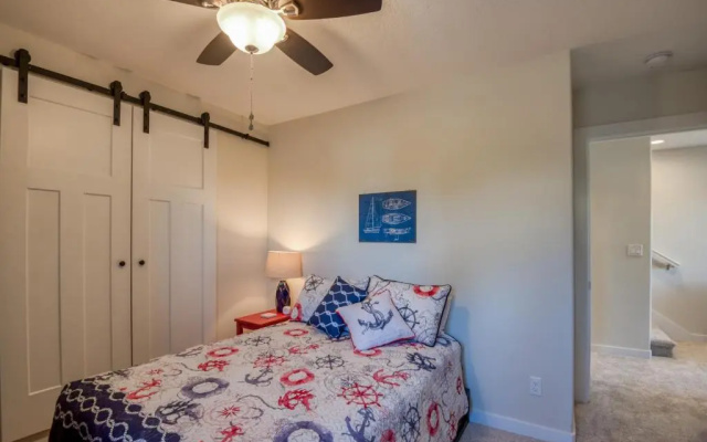photo 3 of Oceanview Townhome - Pet Friendly - Sleeps 6 - King