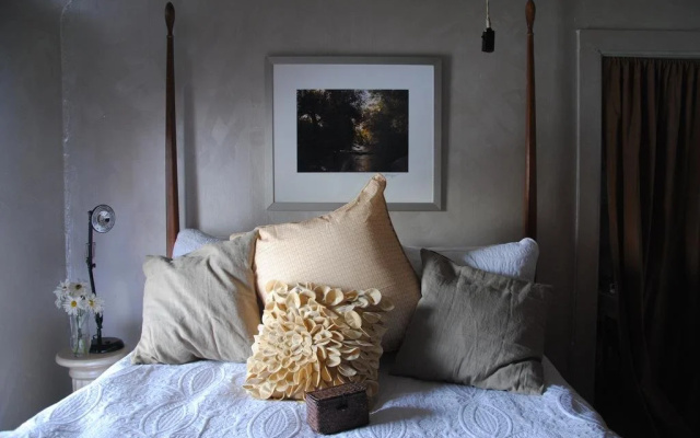 photo 2 of Off Broadway B&B
