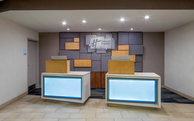 photo 3 of Holiday Inn Express New Orleans Downtown by IHG