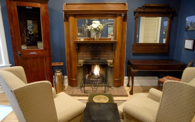 photo 2 of Old Chicago Inn