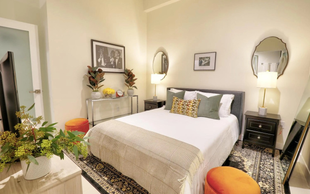 photo 2 of Old Hollywood Luxury And Style Meets Smart Home Tech in Downtown LA!