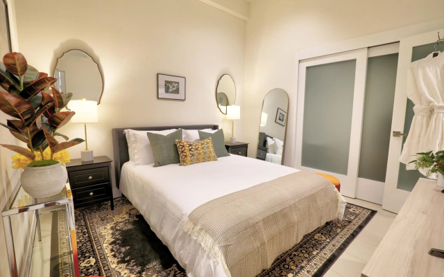 photo 3 of Old Hollywood Luxury And Style Meets Smart Home Tech in Downtown LA!