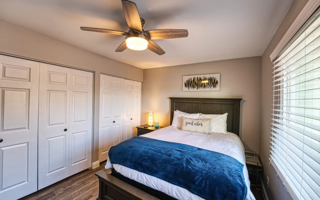 photo 2 of 3BR Sleeps 8 Pool Putting Green BQQ Large Island!