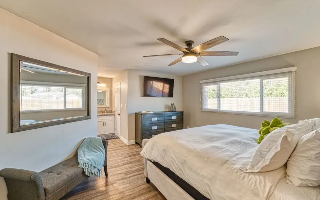 photo 3 of 3BR Sleeps 8 Pool Putting Green BQQ Large Island!