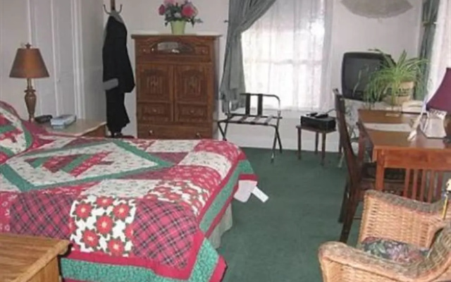 photo 5 of Olde Judge Mansion
