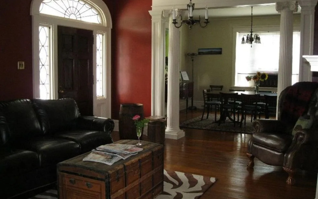 photo 2 of Olde Square Inn Bed and Breakfast