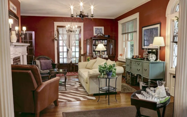 photo 5 of Olde Square Inn Bed and Breakfast