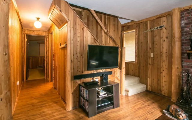 photo 3 of Ole' Berg's Den in Lake Wenatchee