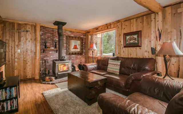 photo 4 of Ole' Berg's Den in Lake Wenatchee