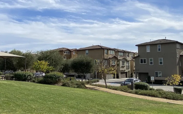 photo 2 of Olive Glen