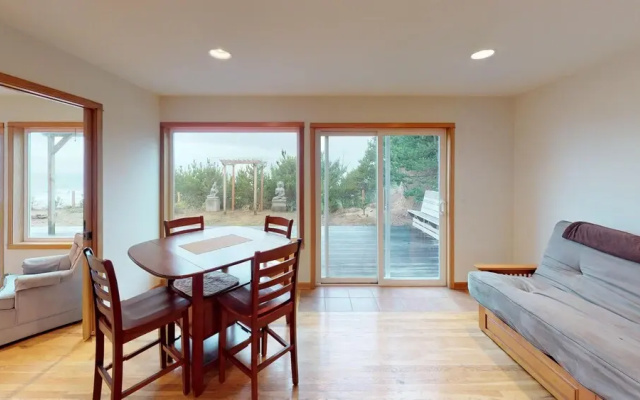 photo 5 of Om Home