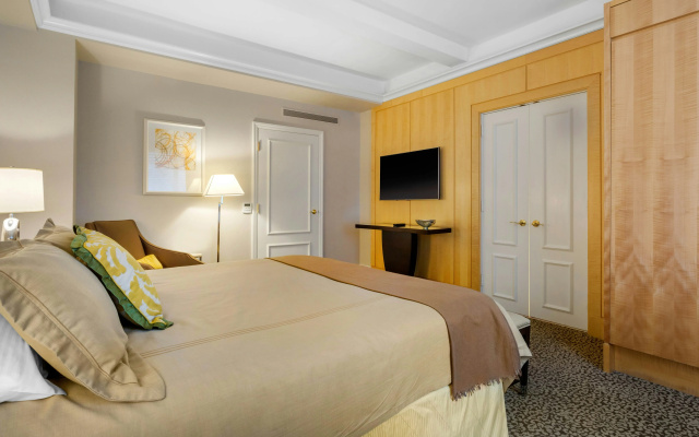 photo 5 of Omni Berkshire Place