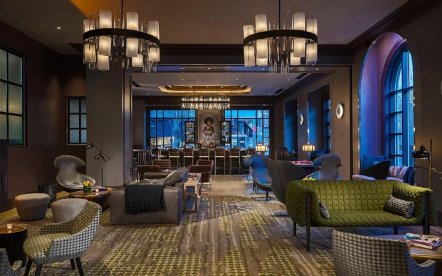photo 2 of Renaissance Philadelphia Downtown Hotel