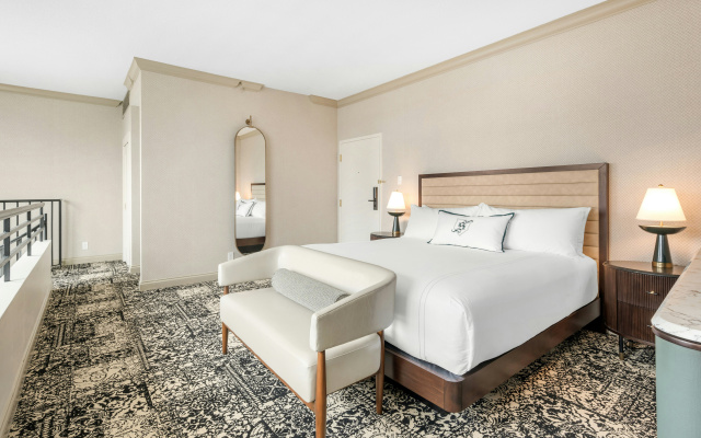 photo 3 of Omni Severin Hotel