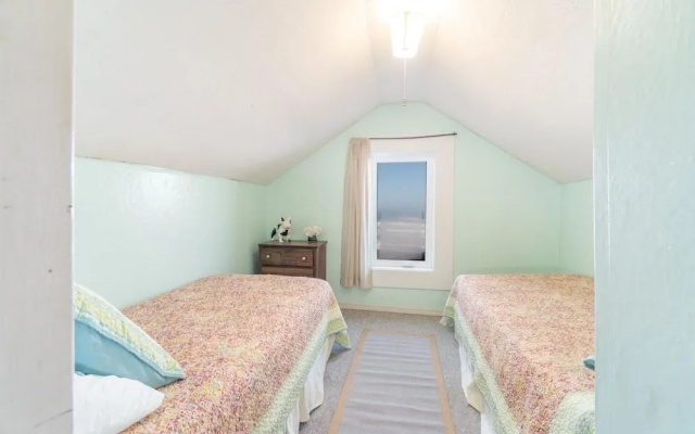 photo 3 of On The Beach 3 Br cottage by RedAwning