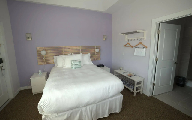 photo 5 of Casey Key Resorts - Beachfront