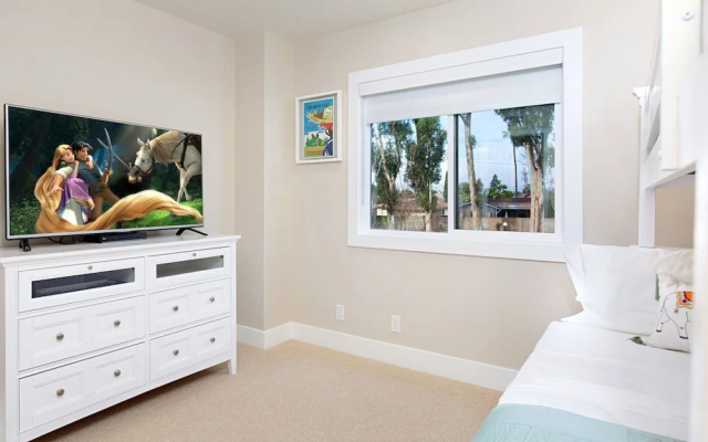 photo 5 of On the Doorstep of Disneyland by RedAwning